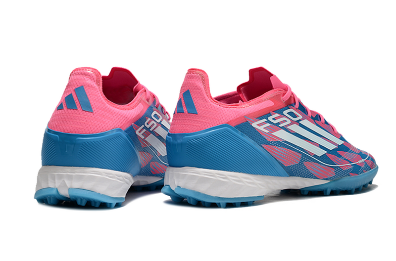 CHUTEIRA ADIDAS F50 SOCIETY "REEMERGENCE" - AZUL E ROSA