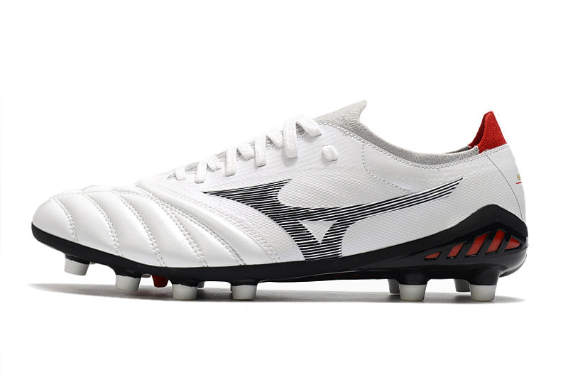 CHUTEIRA MIZUNO MORELIA NEO III JAPAN CAMPO - BRANCA E PRATA
