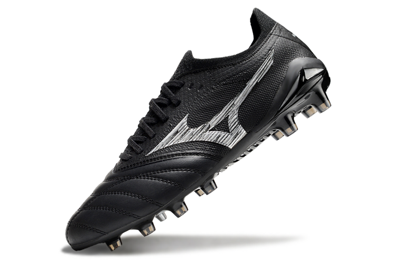 CHUTEIRA MIZUNO MORELIA NEO IV JAPAN CAMPO "UNLIMITED BLACK" - PRETA E BRANCA