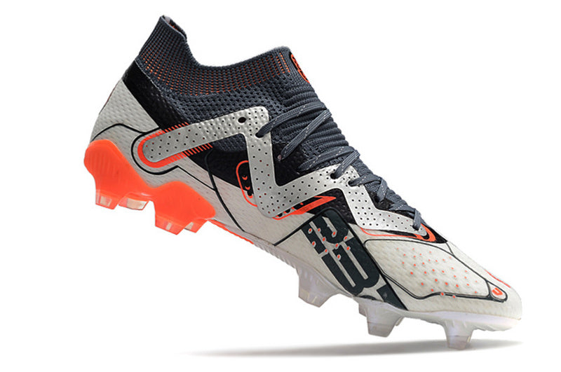 CHUTEIRA PUMA FUTURE ULTIMATE CAMPO "ASTRONAUT" - PRATA E LARANJA
