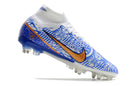 CHUTEIRA NIKE AIR ZOOM MERCURIAL SUPERFLY 9 ELITE TRAVA MISTA FIXA "CR7" - BRANCA E AZUL