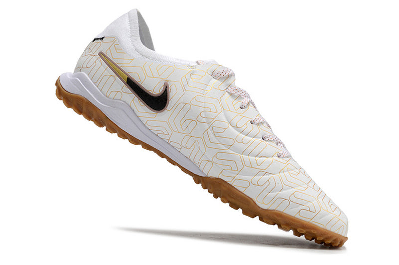 CHUTEIRA NIKE TIEMPO LEGEND 10 SOCIETY "UNITED GOLDEN" - BRANCA E DOURADA
