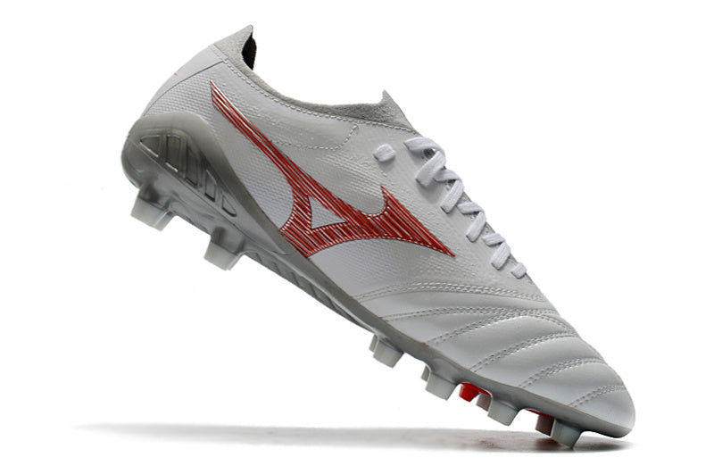CHUTEIRA MIZUNO MORELIA NEO III JAPAN CAMPO - BRANCA E VERMELHA