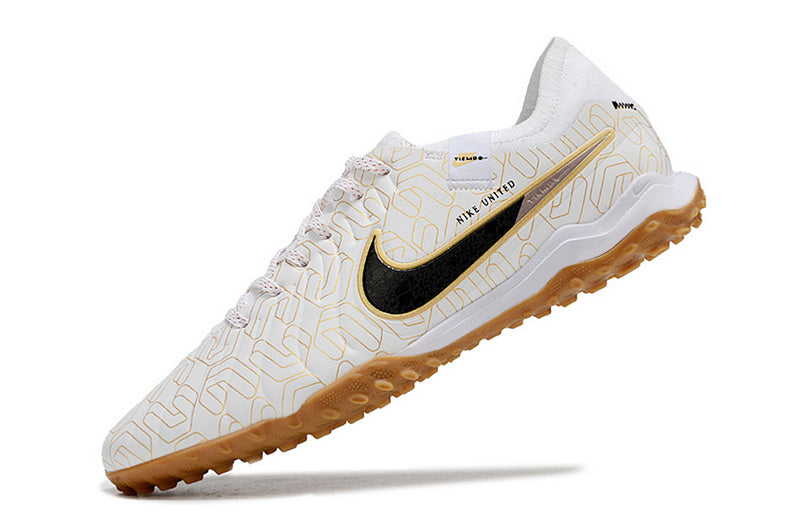 CHUTEIRA NIKE TIEMPO LEGEND 10 SOCIETY "UNITED GOLDEN" - BRANCA E DOURADA