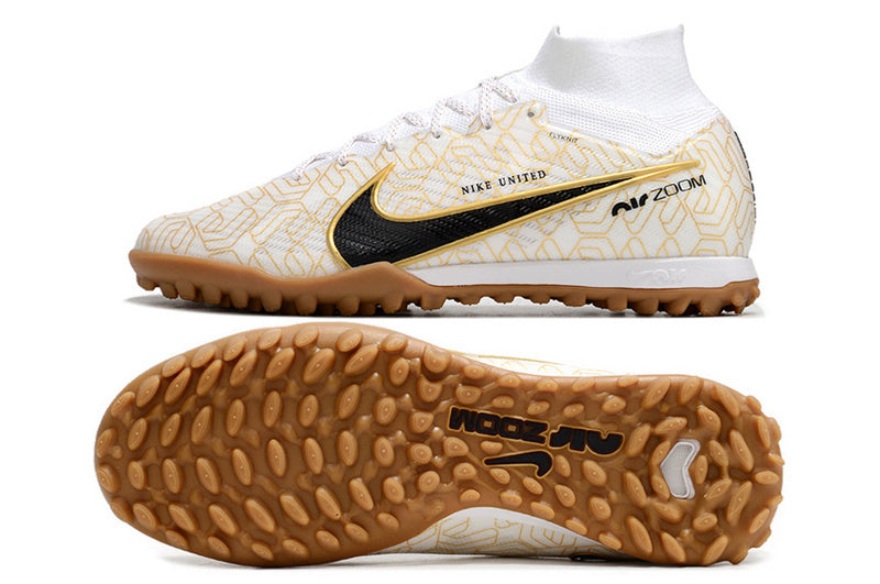 CHUTEIRA NIKE MERCURIAL AIR ZOOM SUPERFLY 9 ELITE SOCIETY "UNITED GOLDEN" - BRANCA E DOURADA