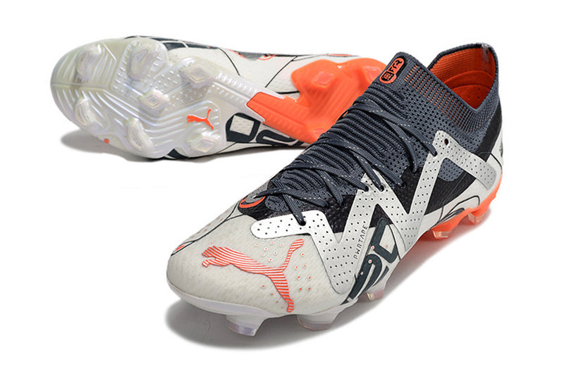 CHUTEIRA PUMA FUTURE ULTIMATE CAMPO "ASTRONAUT" - PRATA E LARANJA