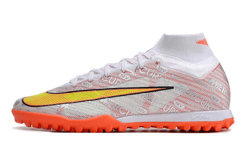 CHUTEIRA NIKE MERCURIAL AIR ZOOM SUPERFLY 9 ELITE SOCIETY - BRANCA E LARANJA