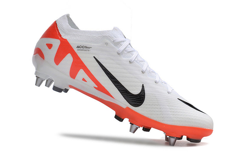 CHUTEIRA NIKE AIR ZOOM MERCURIAL VAPOR 15 ELITE TRAVA MISTA "READY" - BRANCA E LARANJA