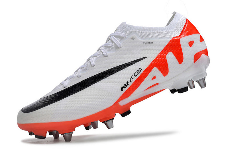 CHUTEIRA NIKE AIR ZOOM MERCURIAL VAPOR 15 ELITE TRAVA MISTA "READY" - BRANCA E LARANJA
