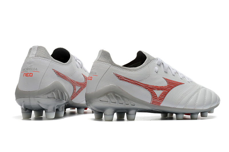CHUTEIRA MIZUNO MORELIA NEO III JAPAN CAMPO - BRANCA E VERMELHA
