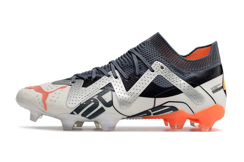 CHUTEIRA PUMA FUTURE ULTIMATE CAMPO "ASTRONAUT" - PRATA E LARANJA