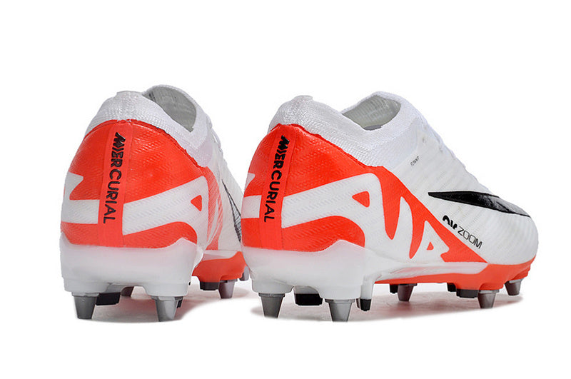 CHUTEIRA NIKE AIR ZOOM MERCURIAL VAPOR 15 ELITE TRAVA MISTA "READY" - BRANCA E LARANJA