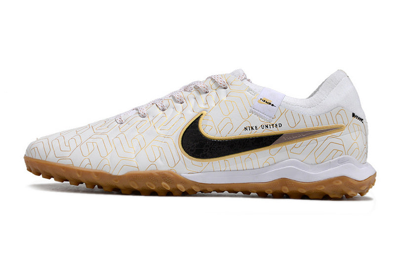 CHUTEIRA NIKE TIEMPO LEGEND 10 SOCIETY "UNITED GOLDEN" - BRANCA E DOURADA