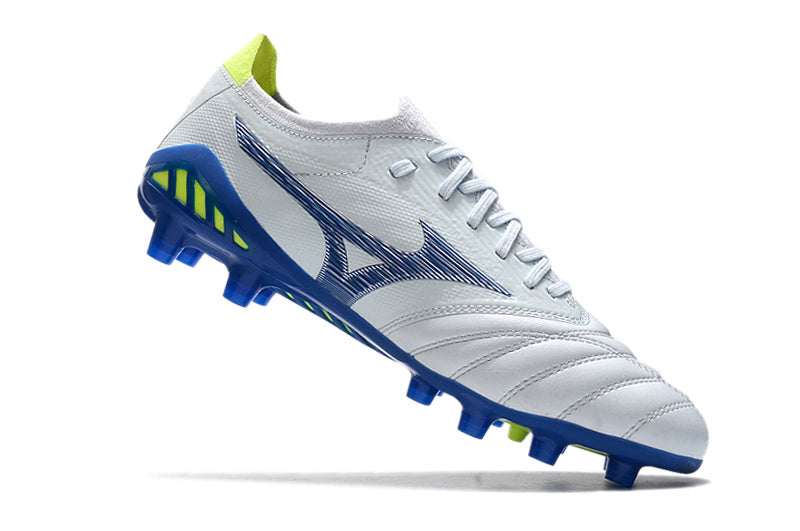 CHUTEIRA MIZUNO MORELIA NEO III JAPAN CAMPO - BRANCA E AZUL