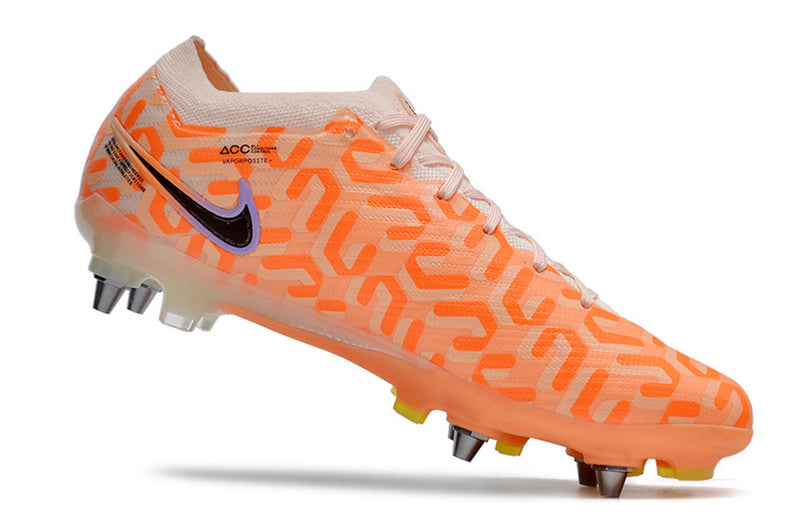CHUTEIRA NIKE AIR ZOOM MERCURIAL VAPOR 15 ELITE TRAVA MISTA "UNITED" - LARANJA E PRETA