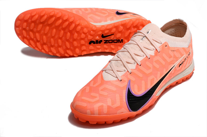 CHUTEIRA NIKE MERCURIAL AIR ZOOM VAPOR 15 ELITE SOCIETY "UNITED" - LARANJA
