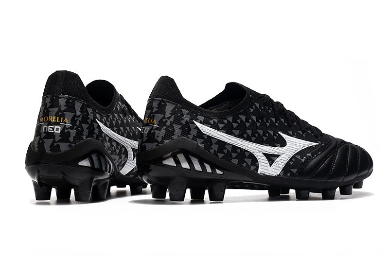 CHUTEIRA MIZUNO MORELIA NEO III JAPAN CAMPO - PRETA E BRANCA