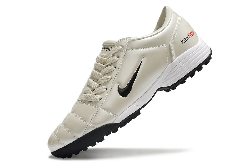 CHUTEIRA NIKE TOTAL 90 III SOCIETY - PRATA E PRETA