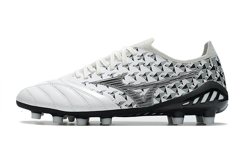 CHUTEIRA MIZUNO MORELIA NEO III JAPAN CAMPO - PRETA E BRANCA