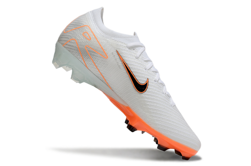 CHUTEIRA NIKE AIR ZOOM MERCURIAL VAPOR 16 ELITE CAMPO - BRANCA E LARANJA