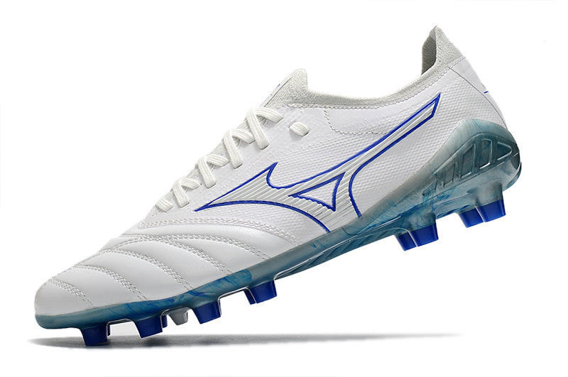 CHUTEIRA MIZUNO MORELIA NEO III JAPAN CAMPO - BRANCA E AZUL