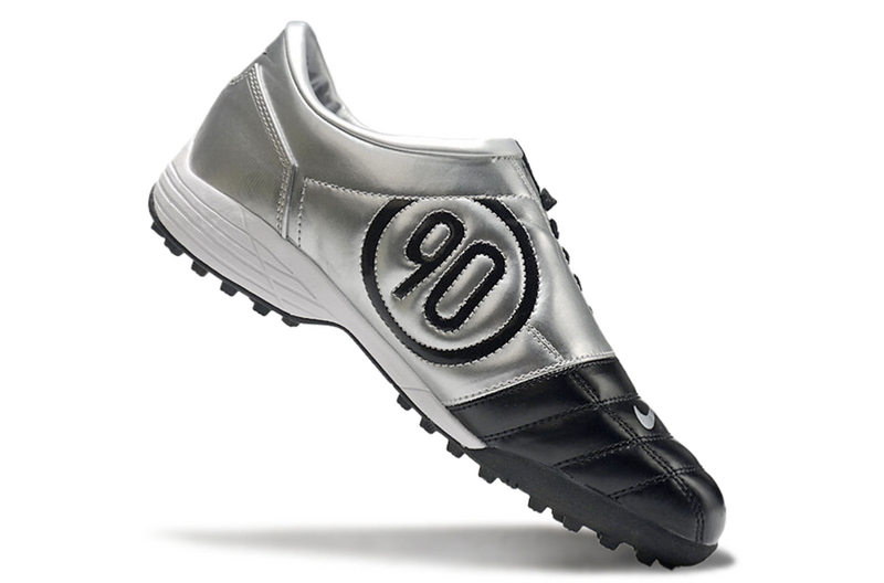 CHUTEIRA NIKE TOTAL 90 III SOCIETY - PRETA E PRATA